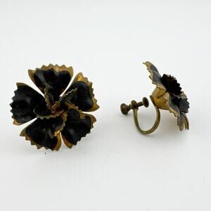 Vintage Black Enamel‎ Flower Screw Back Earrings Mid Century Floral Jewelry